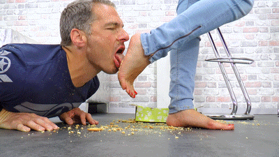 Eat the crushed cookies